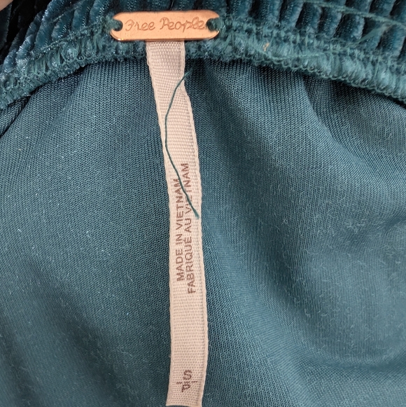 💘 𝅺Free People NWT Terese Velvet Smocked Top Turquoise Size S - Picture 6 of 10
